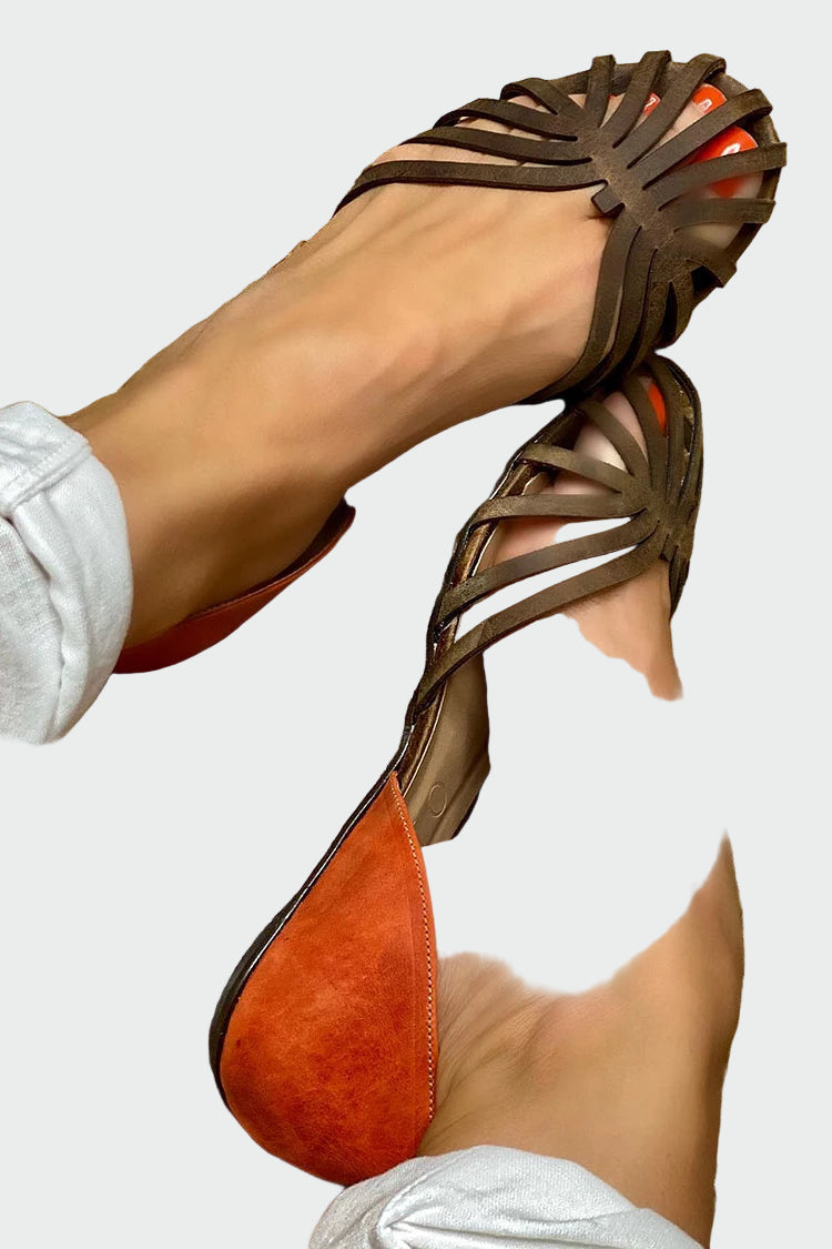 Sandalias con recortes y detalle bicolor