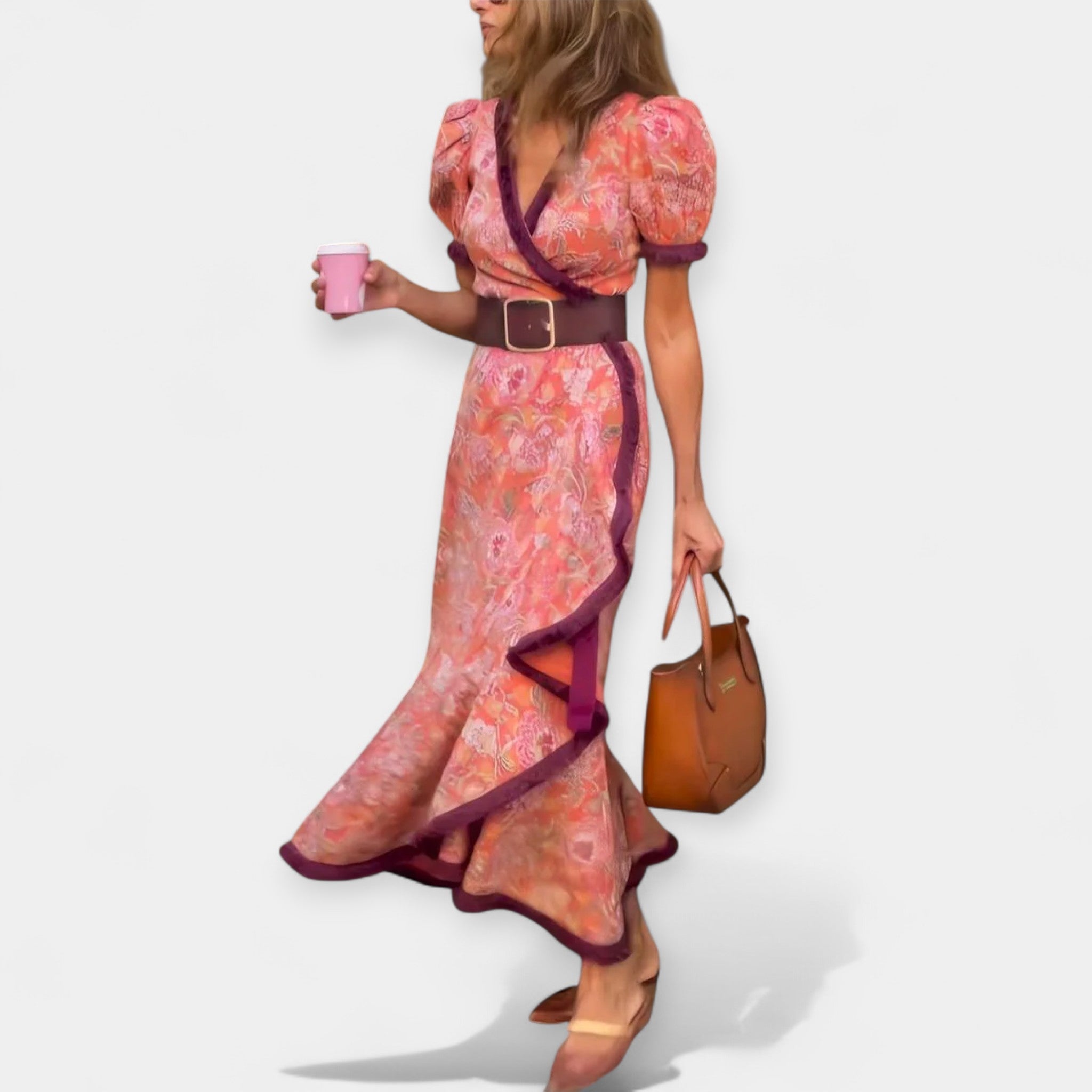 Vestido romántico con cinturón y volantes