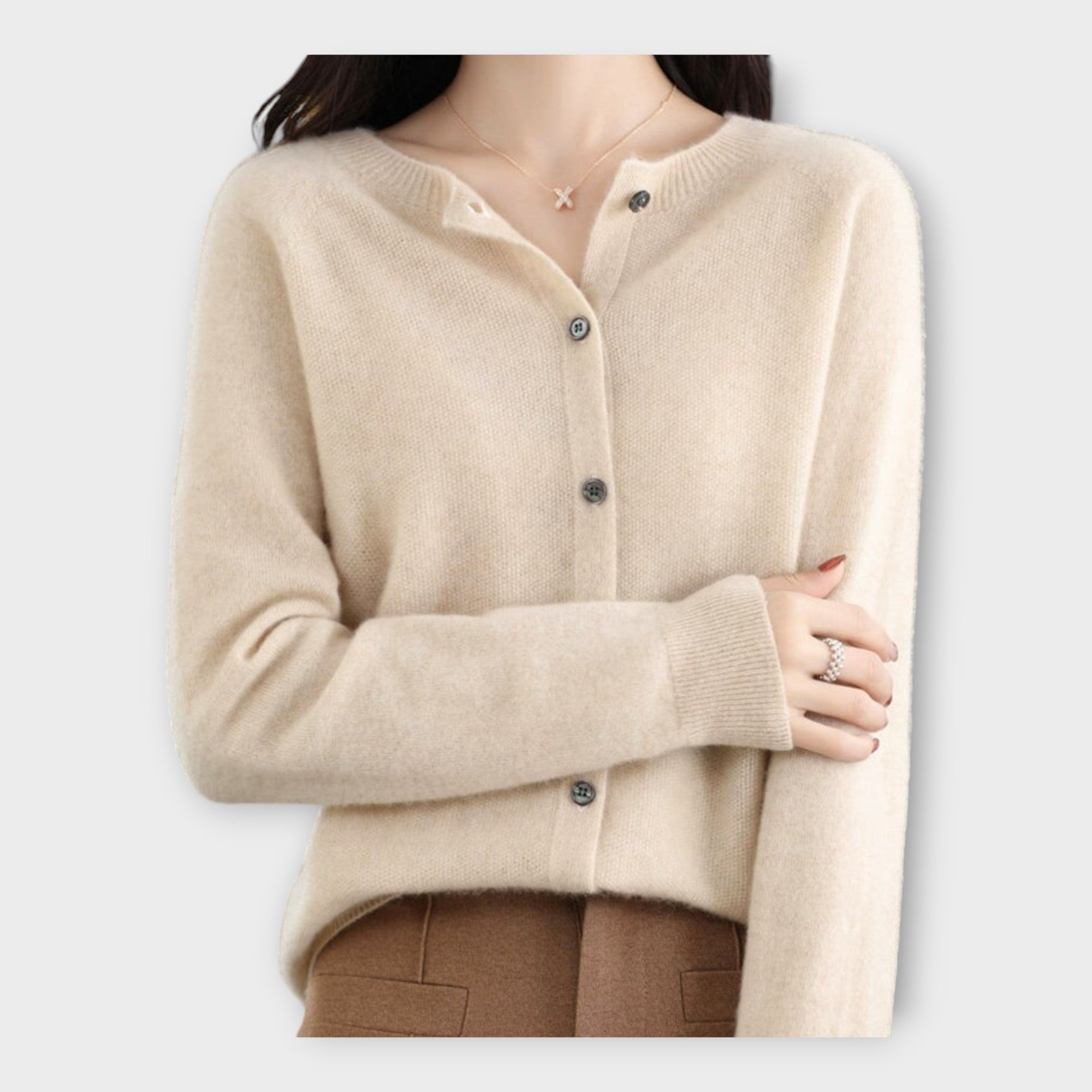 Cárdigan elegante con botones