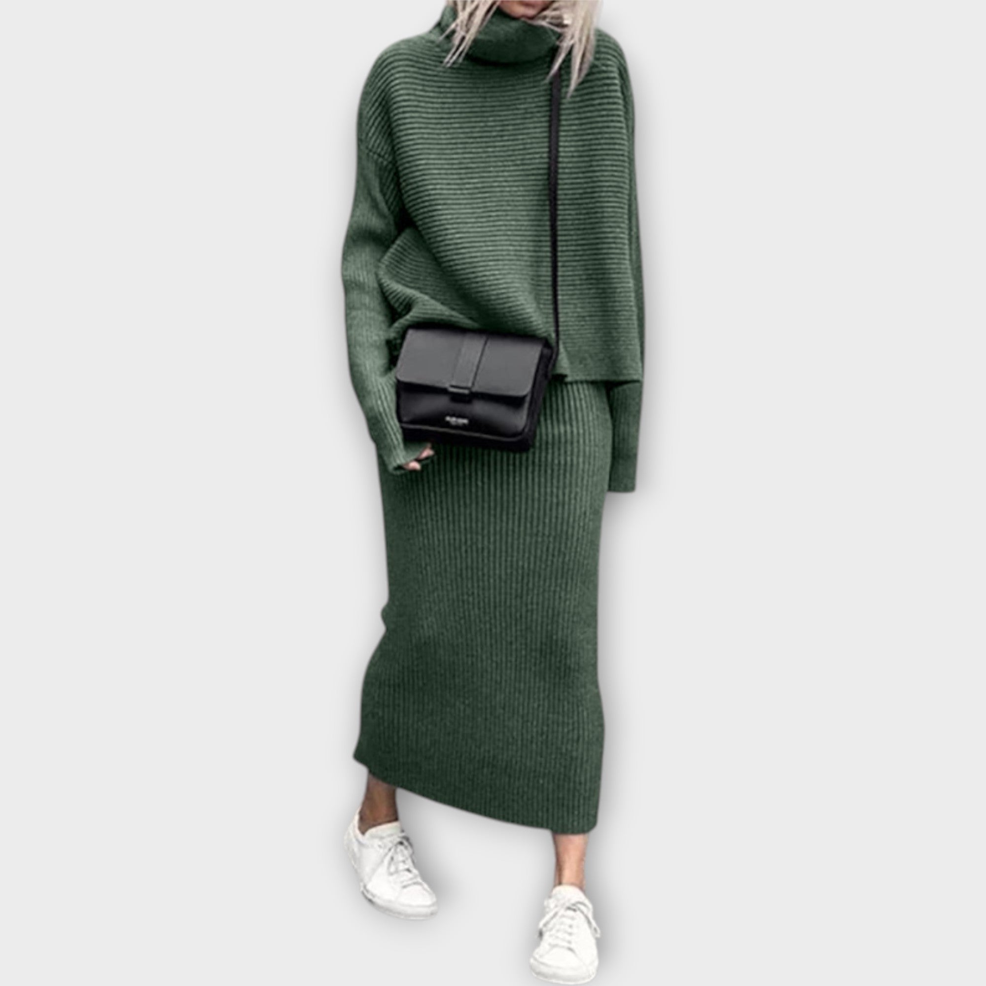 Conjunto de punto con cuello alto y falda