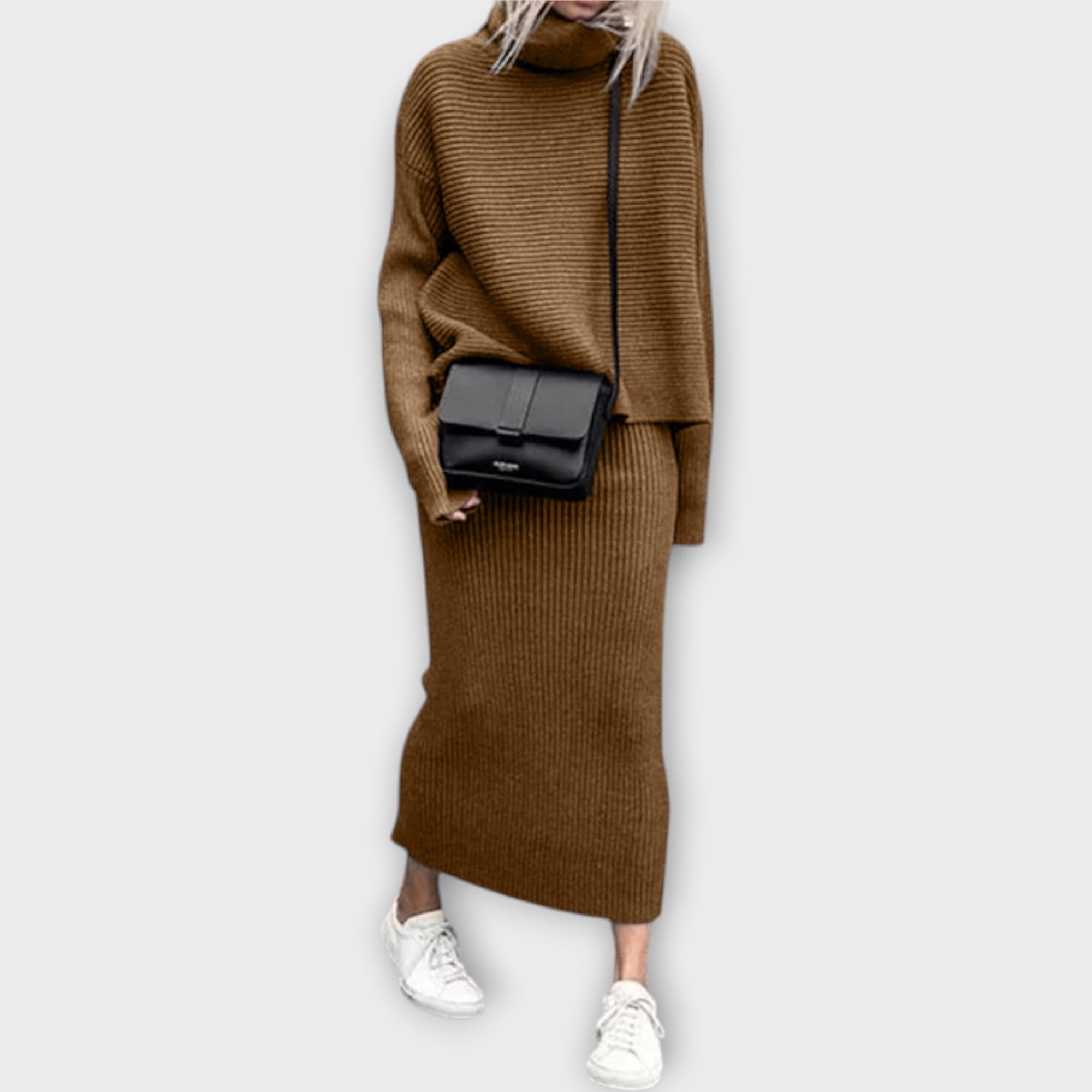 Conjunto de punto con cuello alto y falda