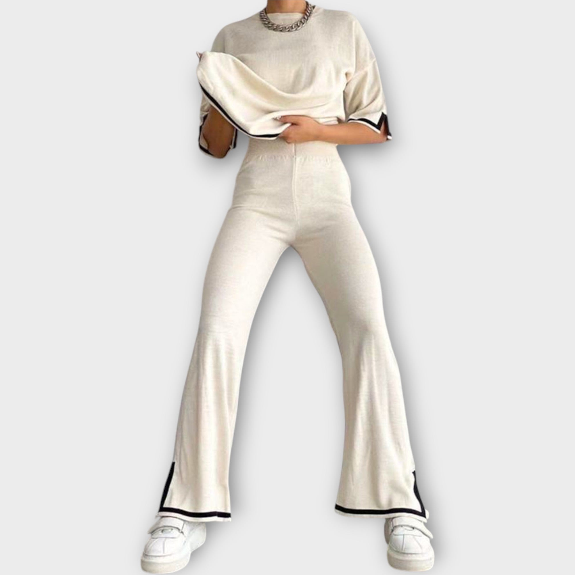 Conjunto de punto con mangas cortas y corte holgado