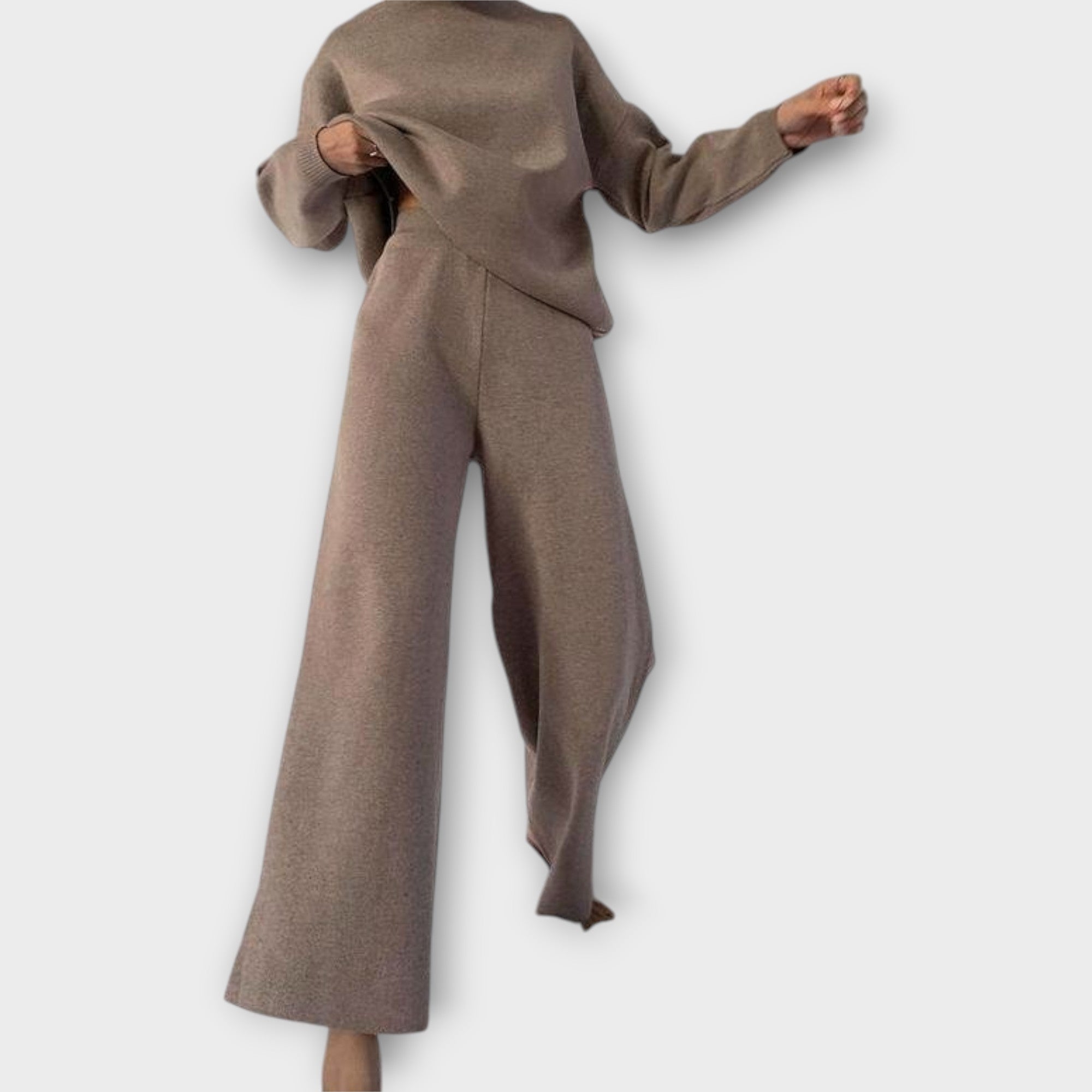 Conjunto de punto con cuello alto y pantalón