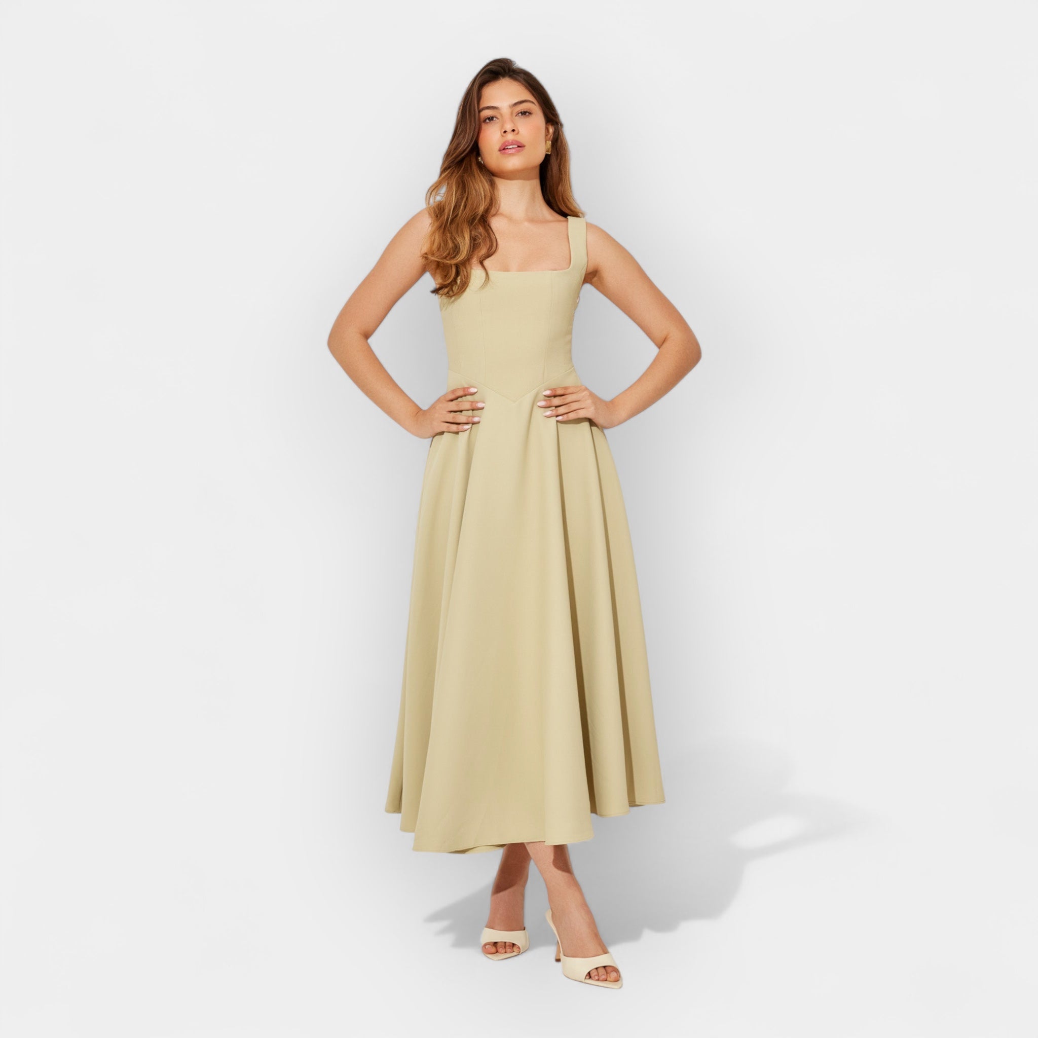 Vestido Midi con Corte Ligero