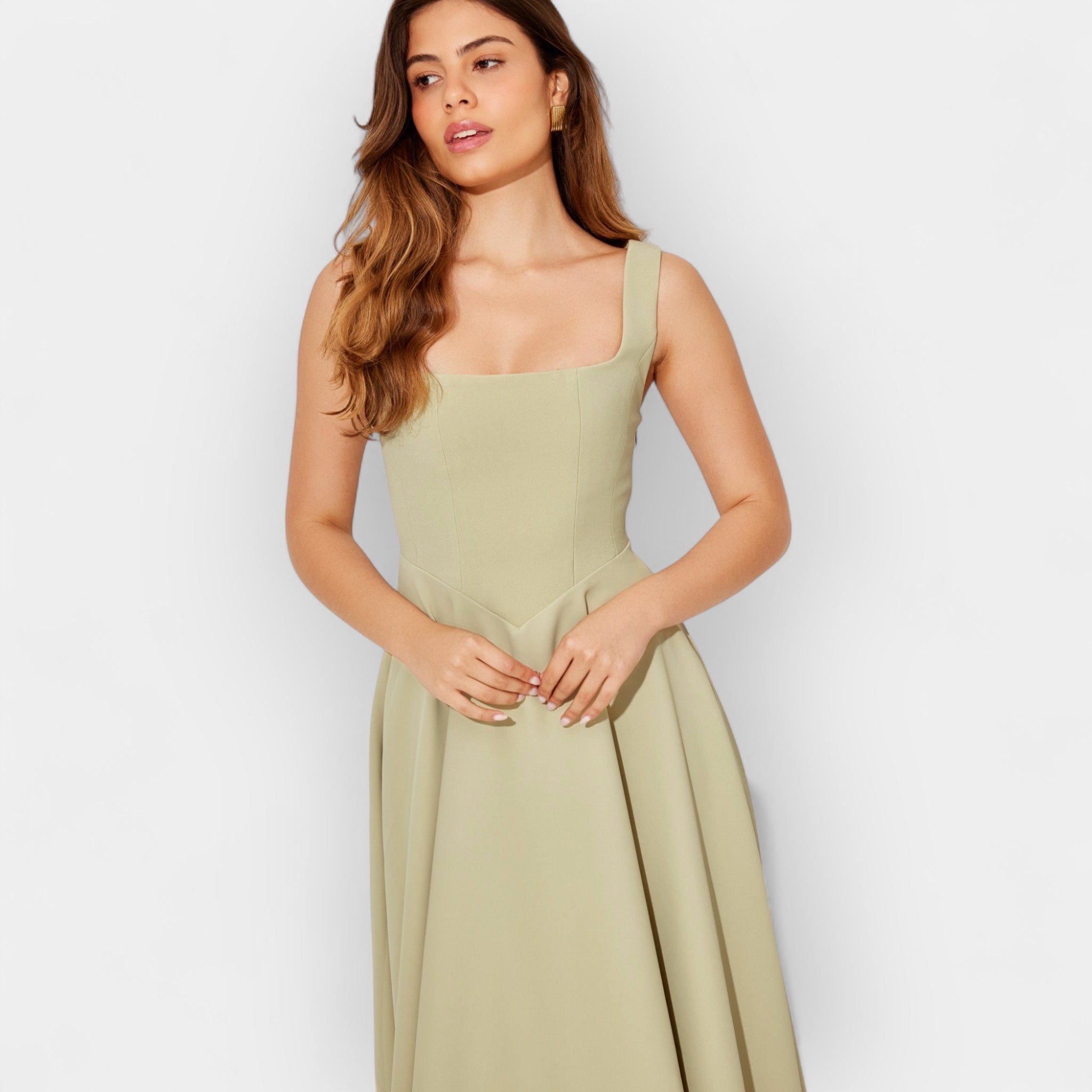 Vestido Midi con Corte Ligero