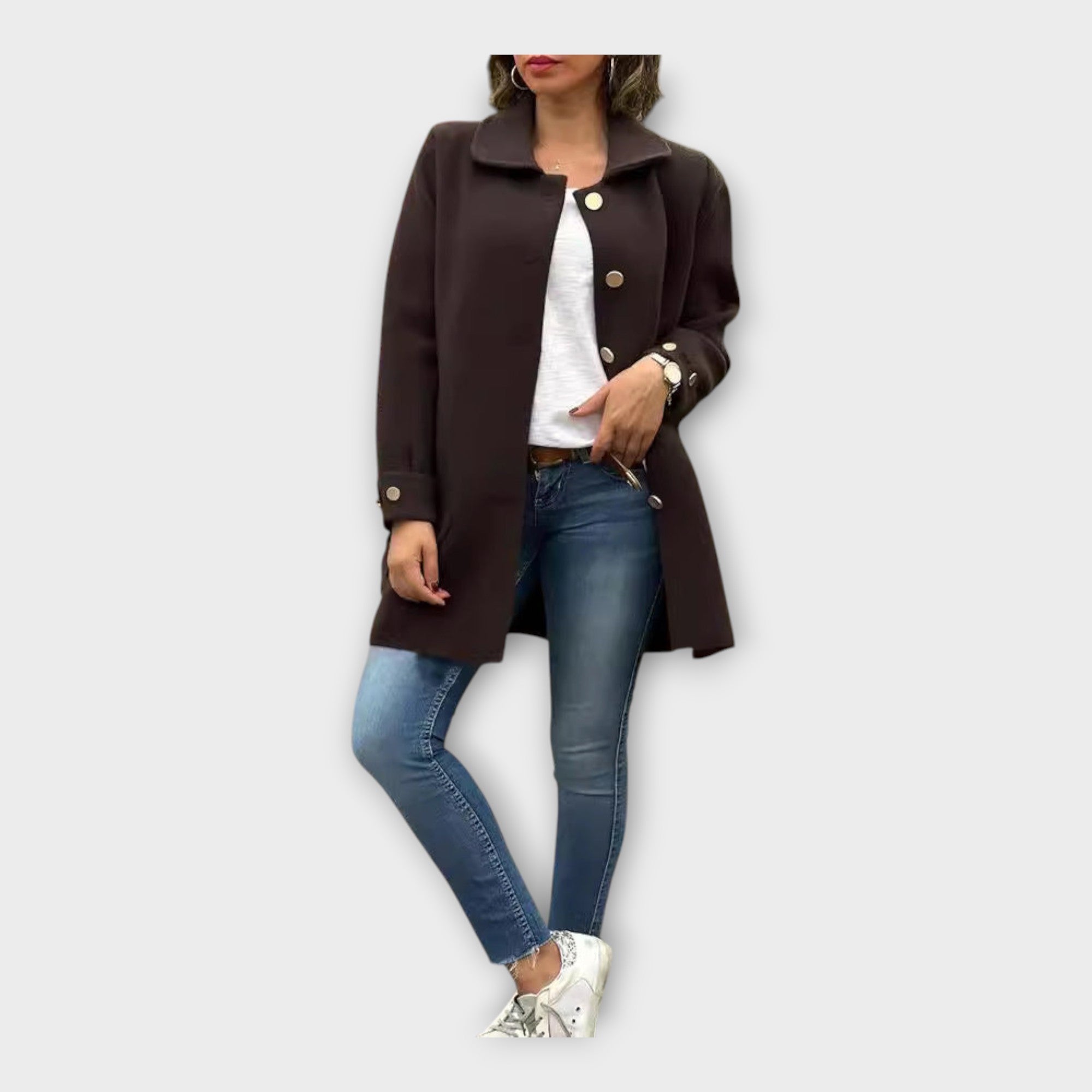 Manteau long aux lignes classiques et boutons