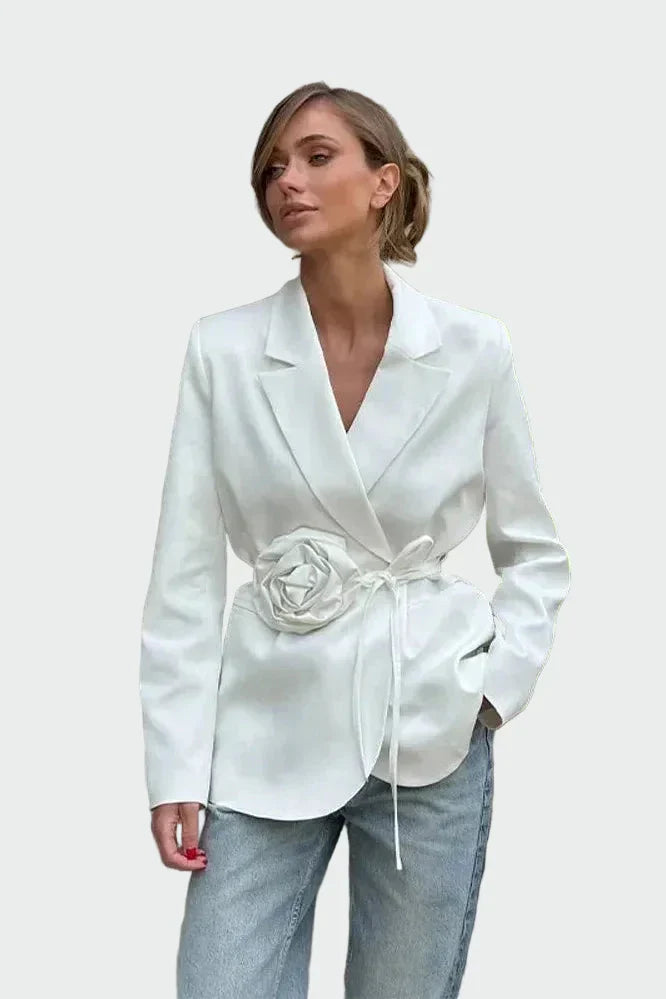 Une veste aux lignes impeccables