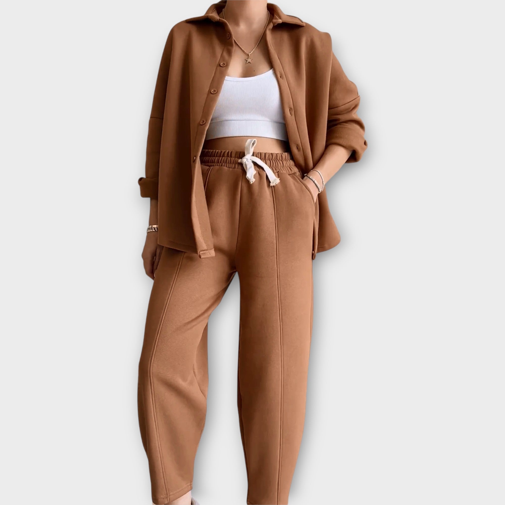 Conjunto con Botones y Línea Elegante