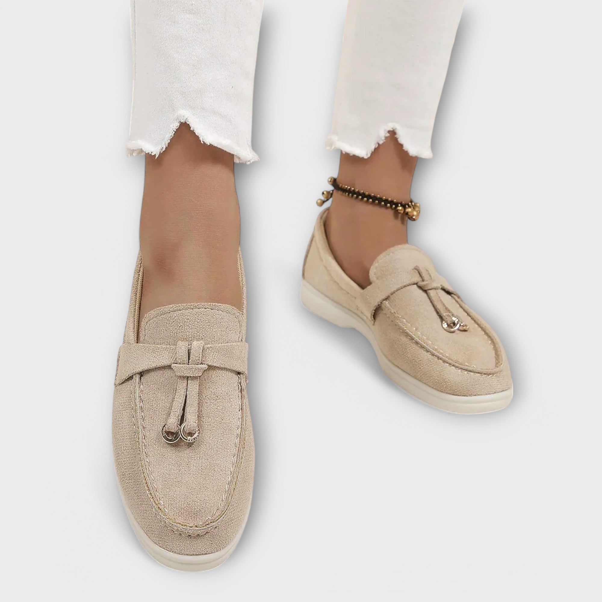 Mocasines beige para mujer con encaje decorativo