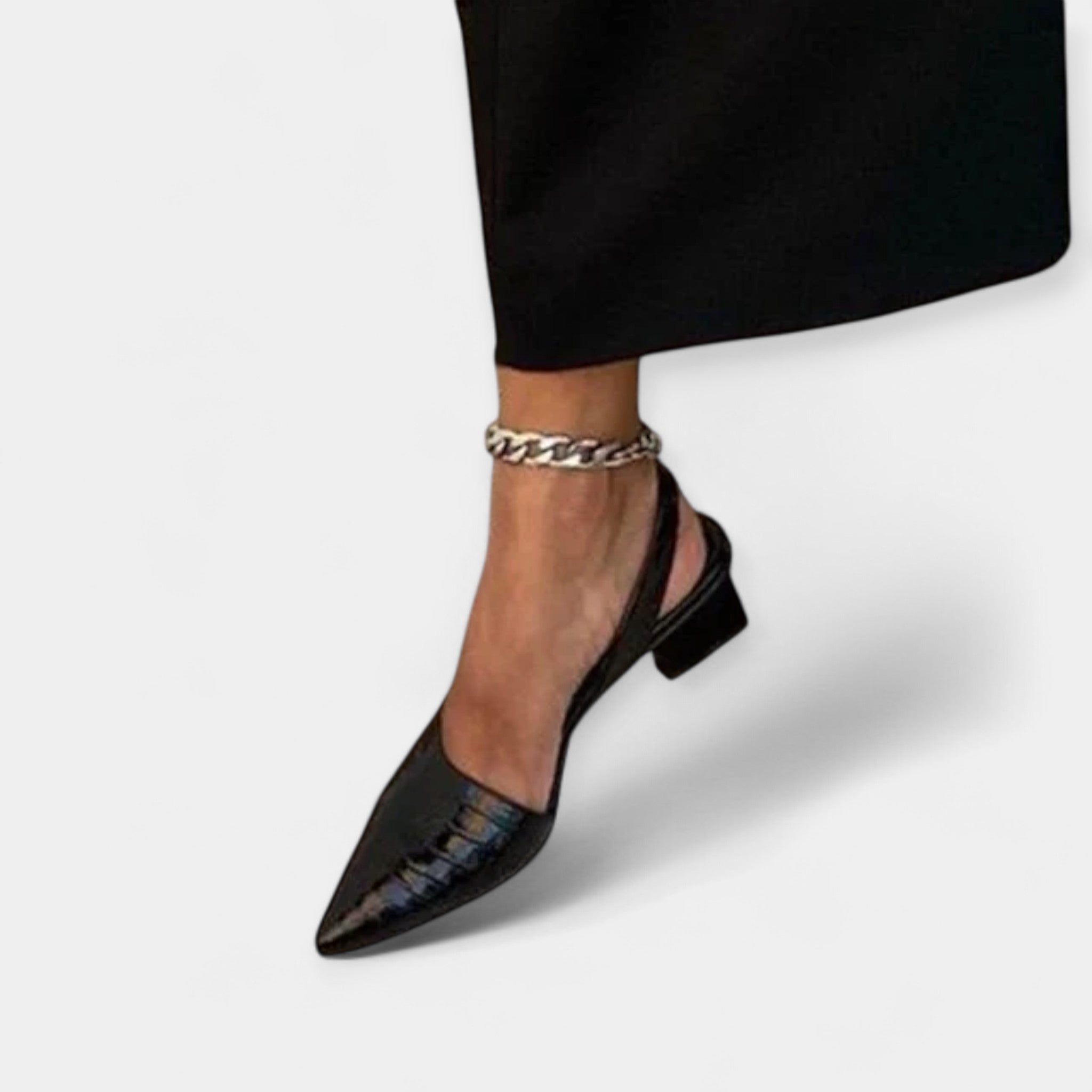 Zapatos de Tacón con Detalles de Lujo