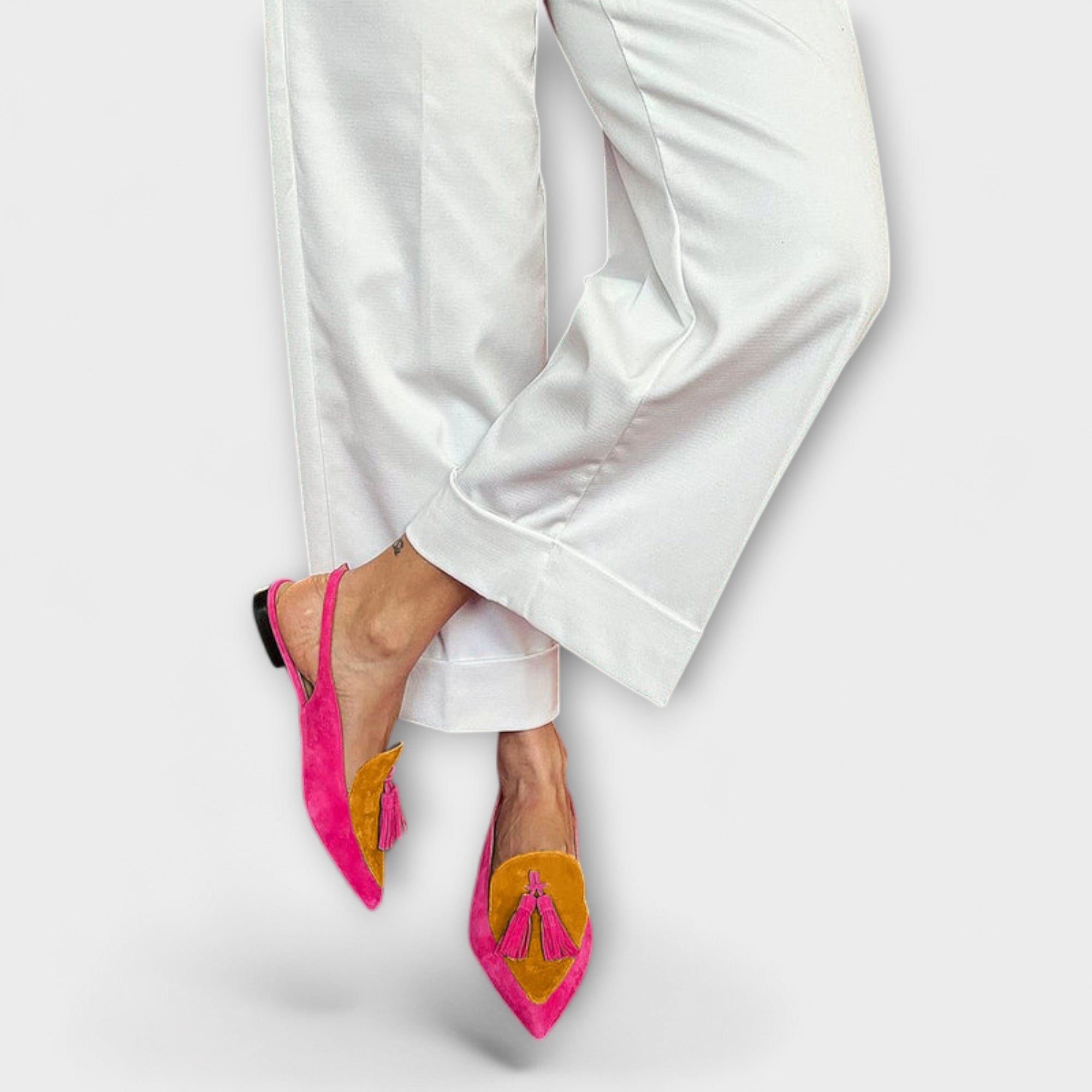 Juego de colores con borlas y diseño