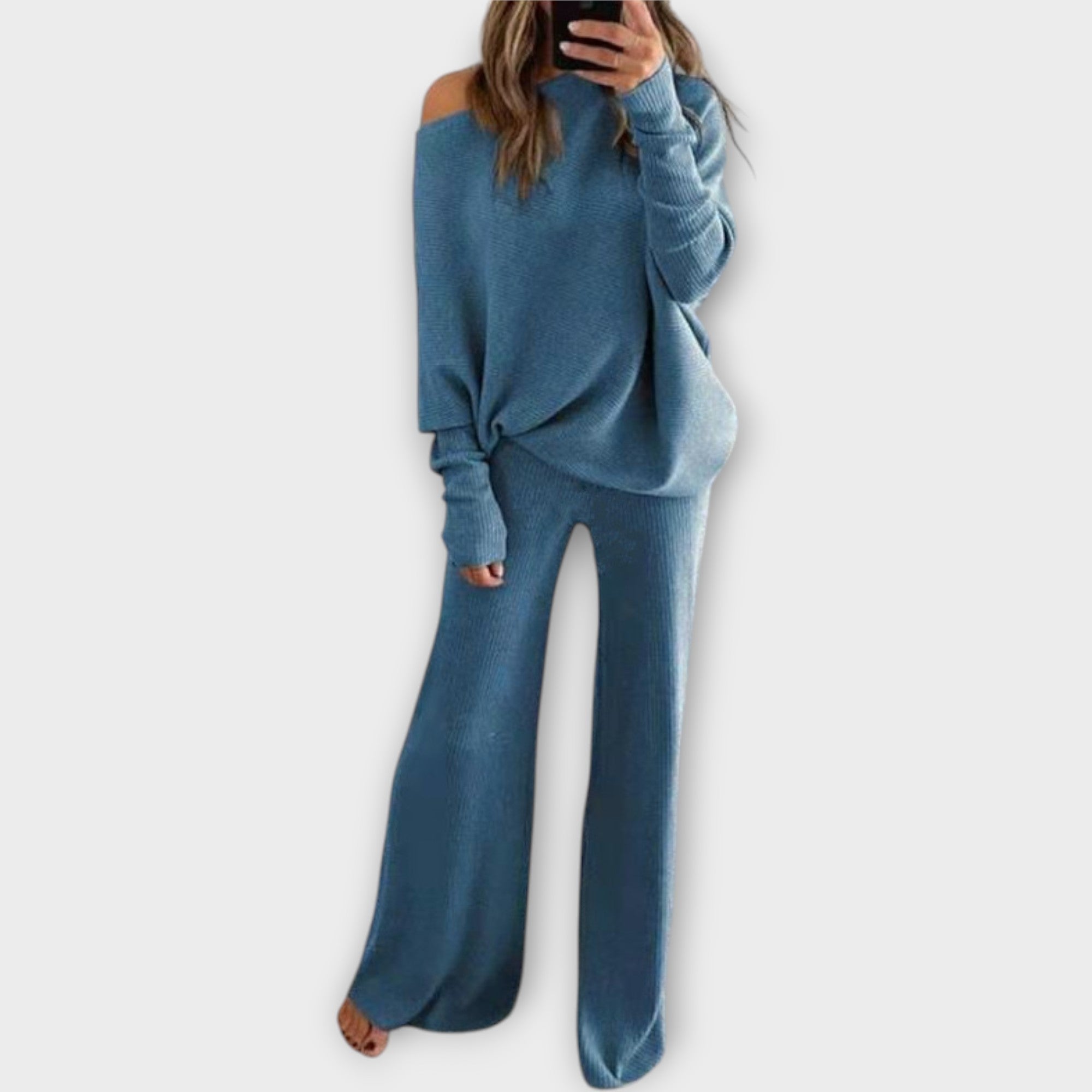 Conjunto de punto con pantalón ancho y jersey holgado