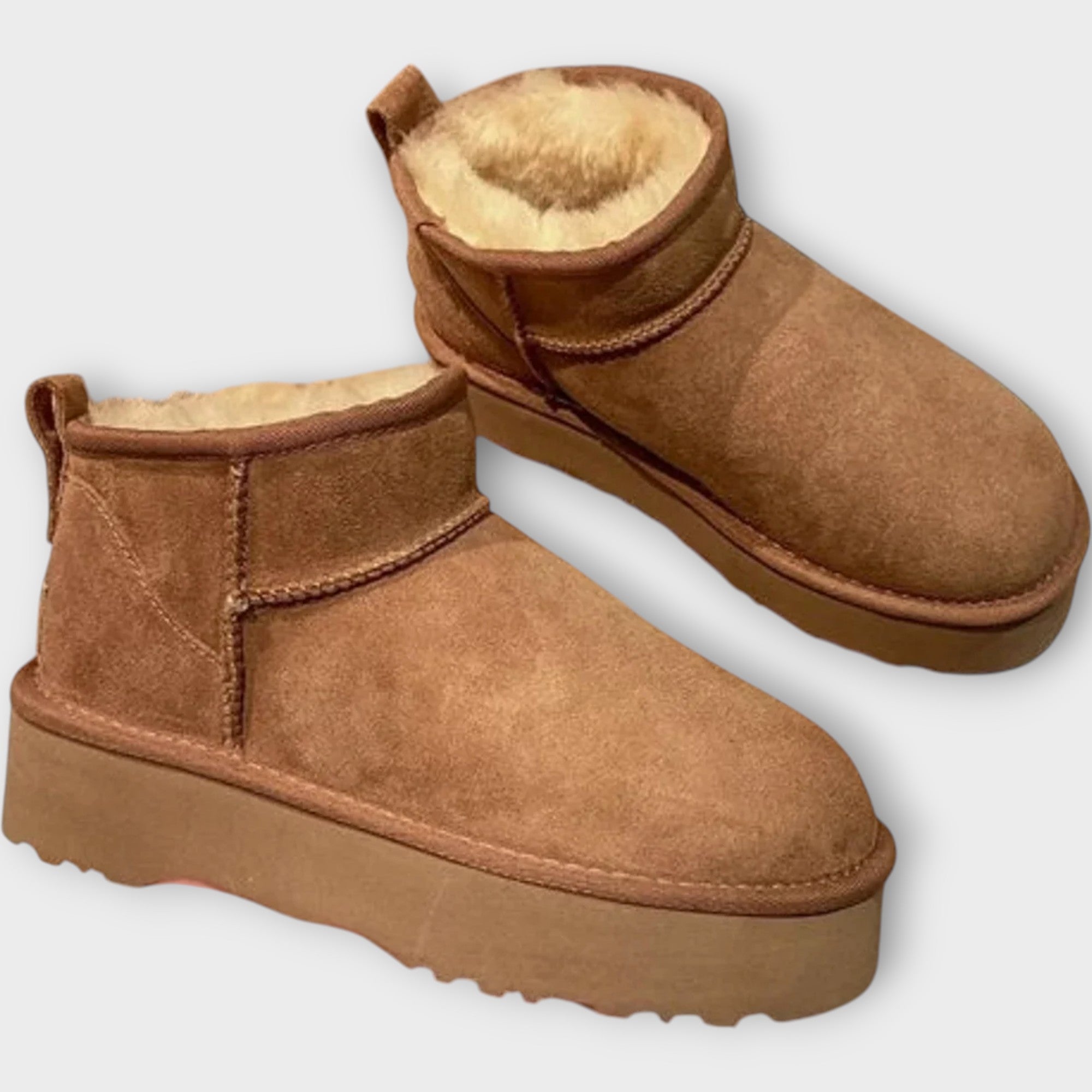 Bottes confortables en daim avec une doublure riche