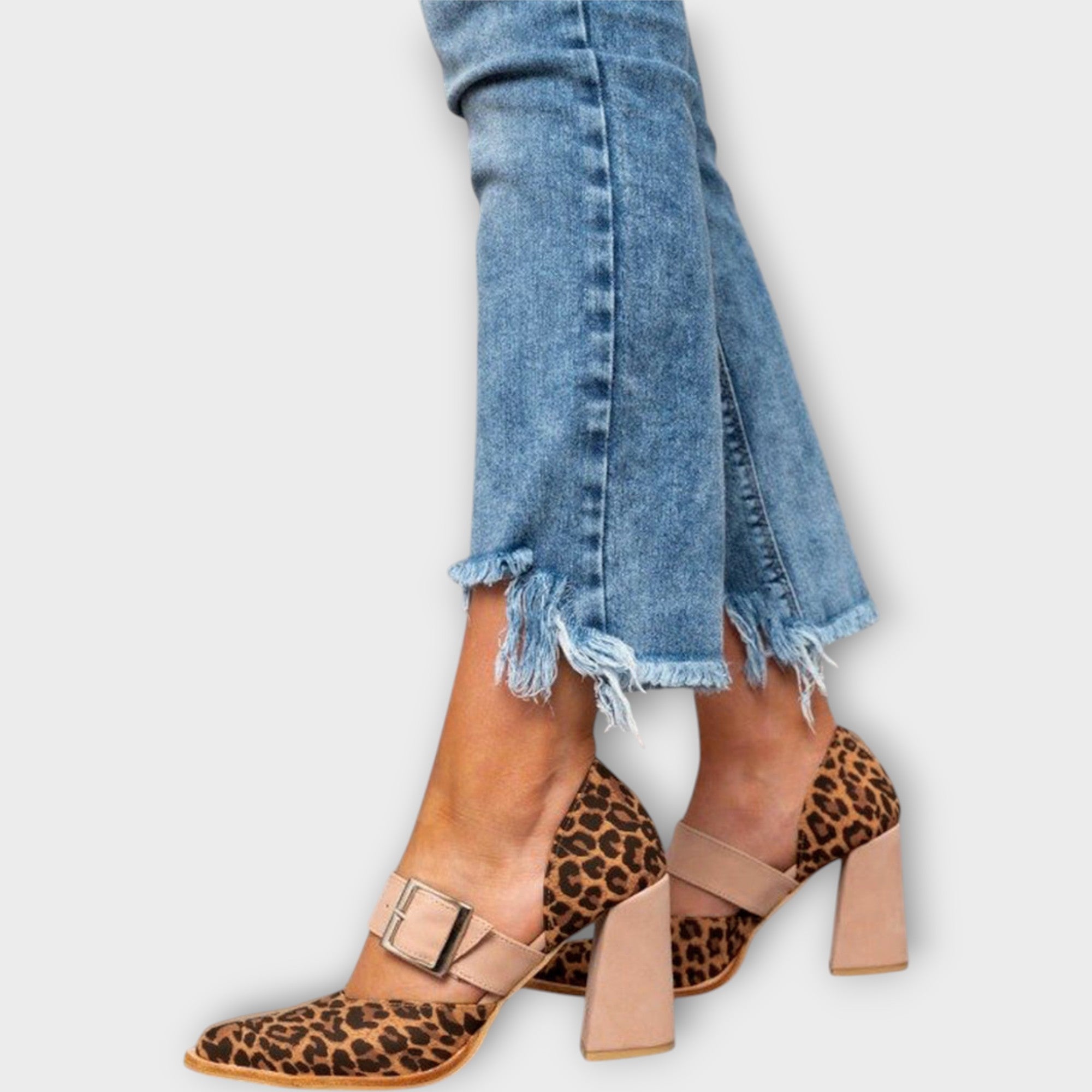 Sandalias de león con tacón fijo