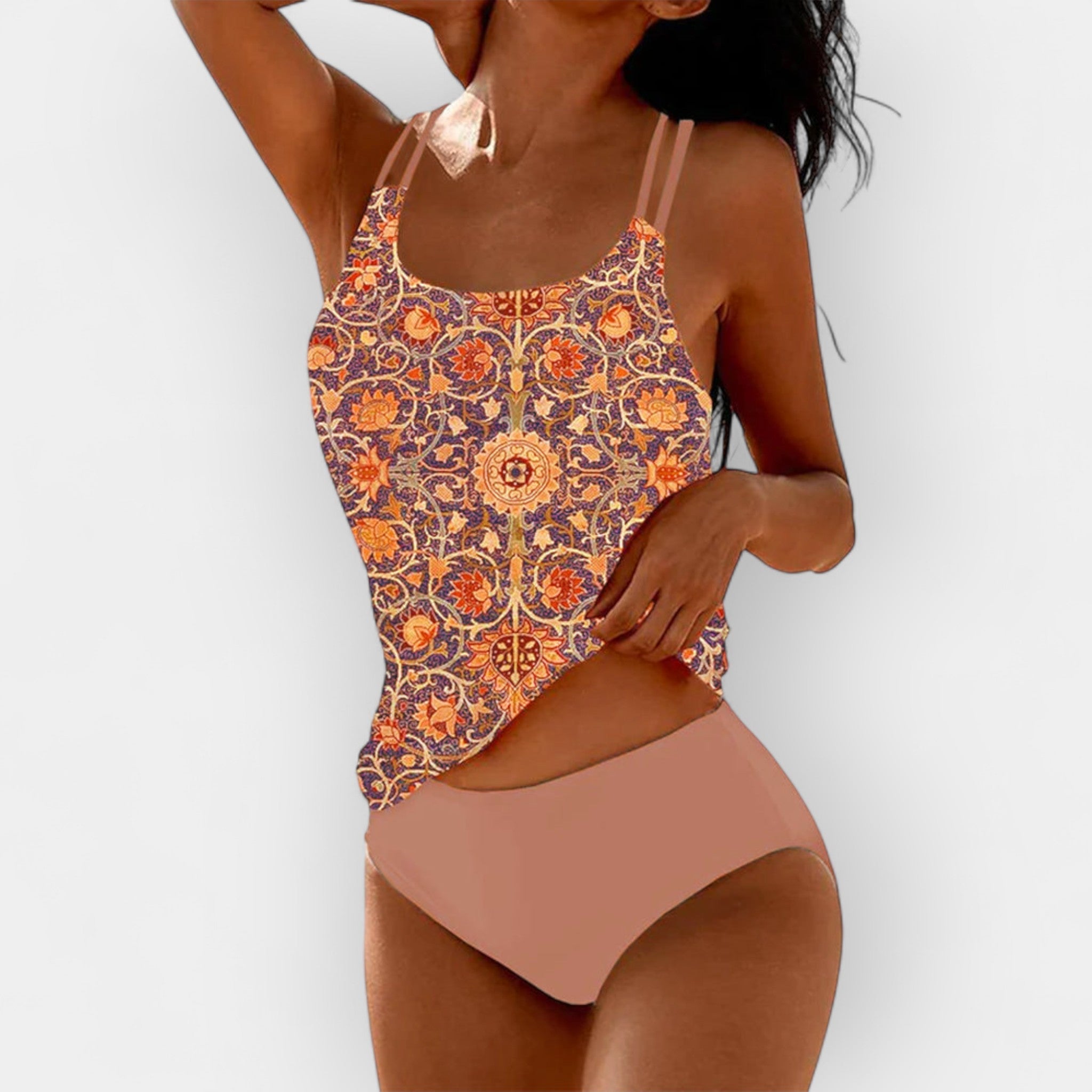 Tankini moderno con diseño boho