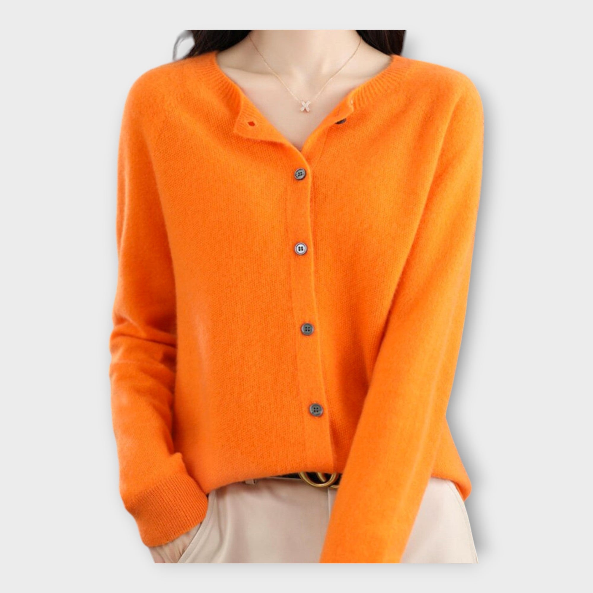 Cárdigan elegante con botones