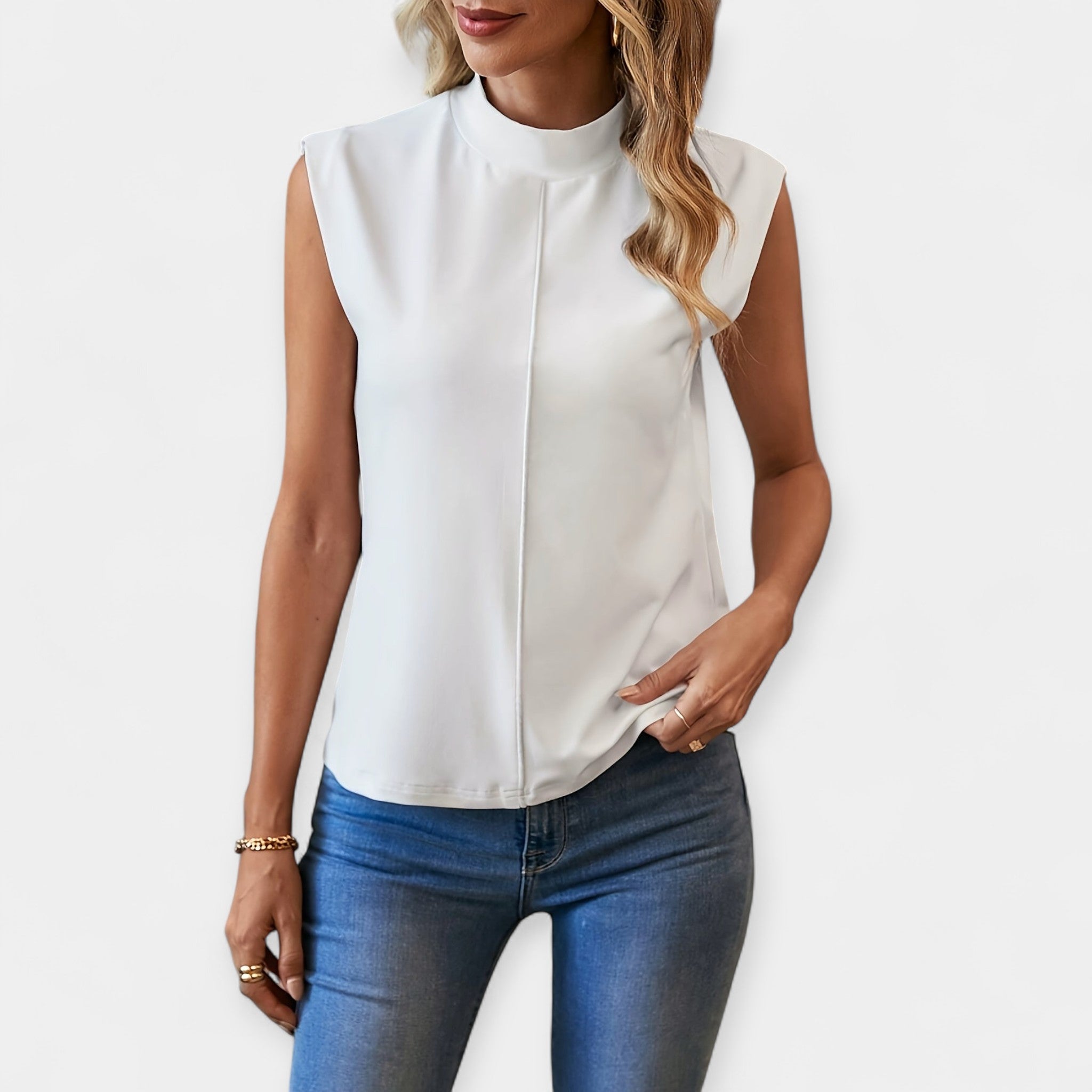 Blusa Minimalista con Cuello Alto