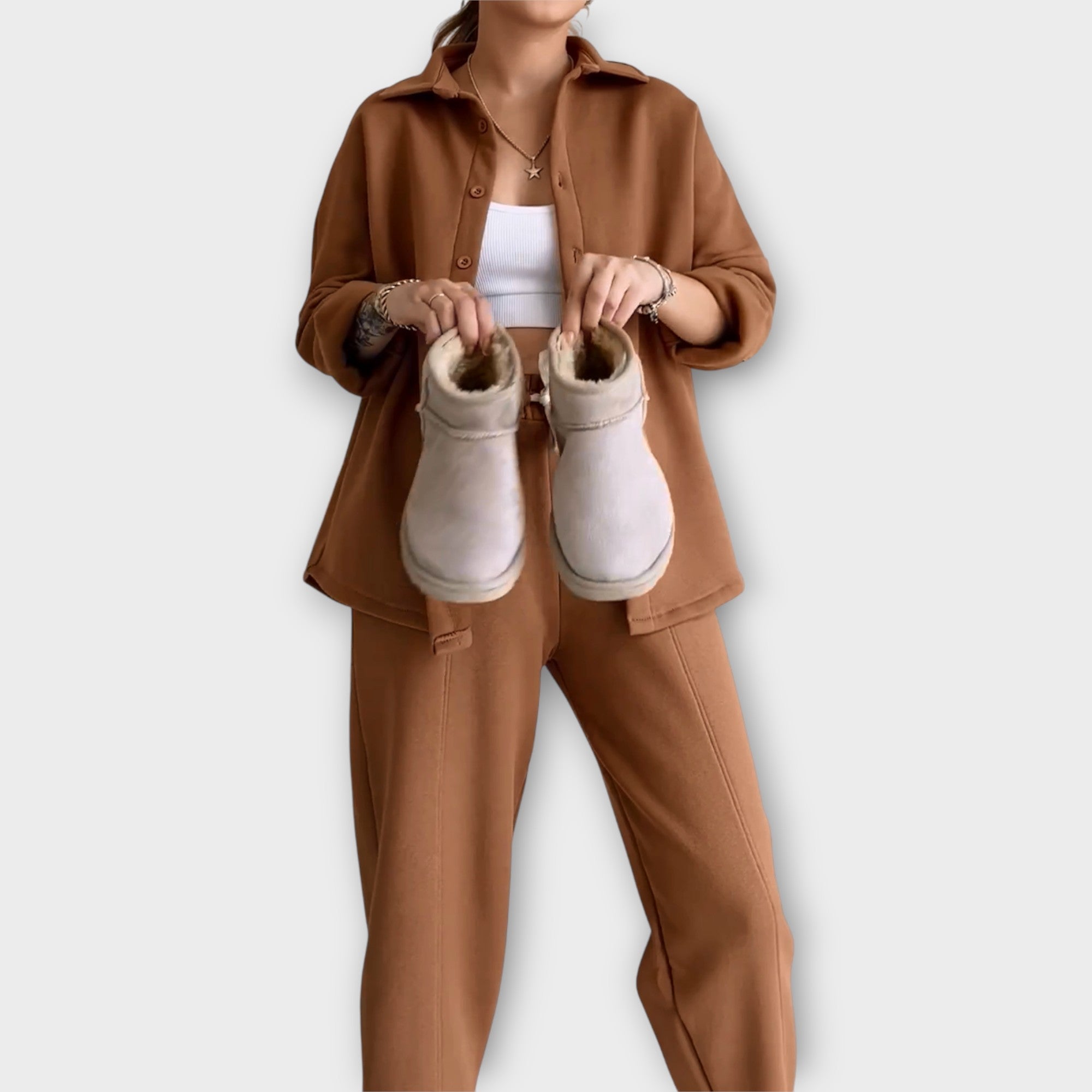 Conjunto con Botones y Línea Elegante