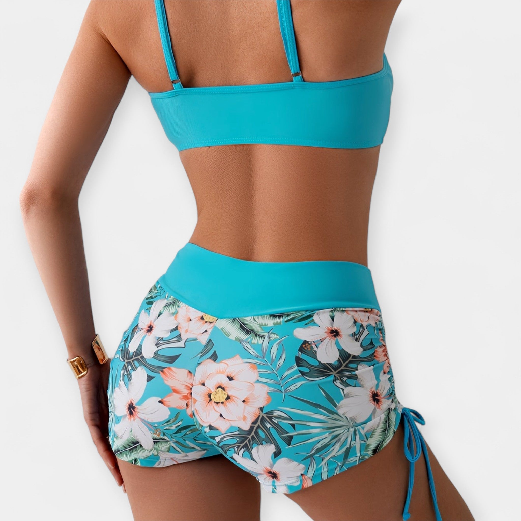 Bikini Tropical con Detalles Ajustables