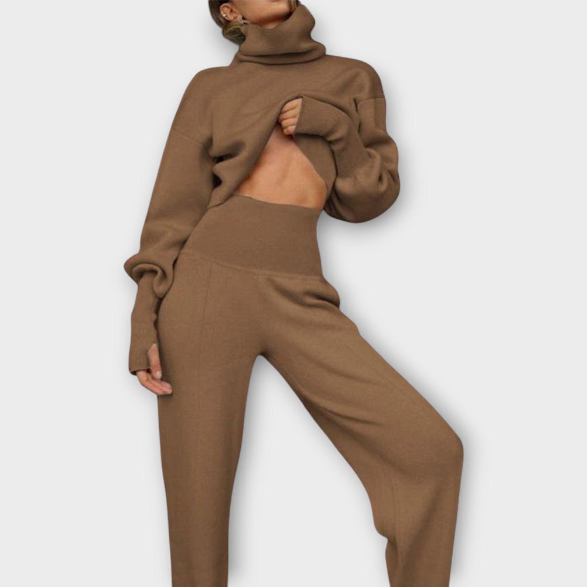 Conjunto de punto con cuello alto y corte relajado