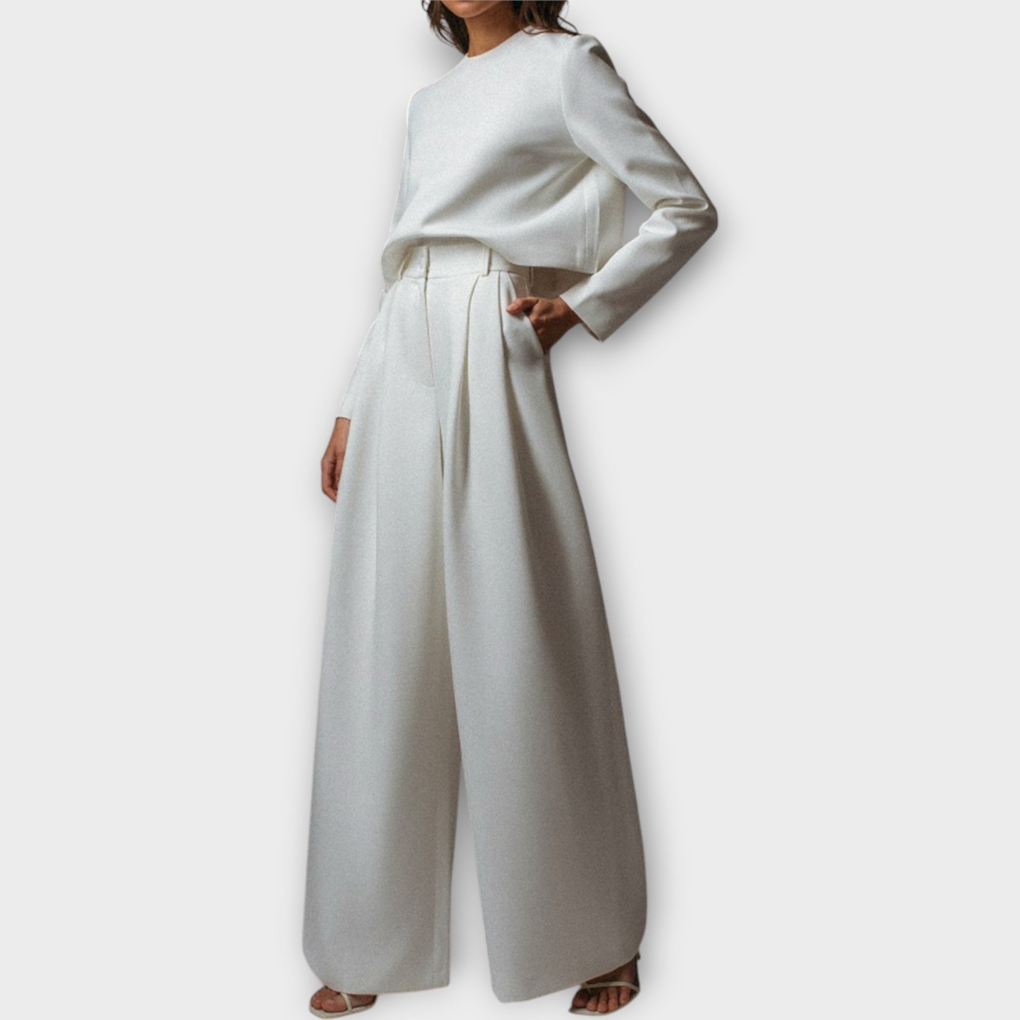 Conjunto de elegante simplicidad y estilo atemporal.