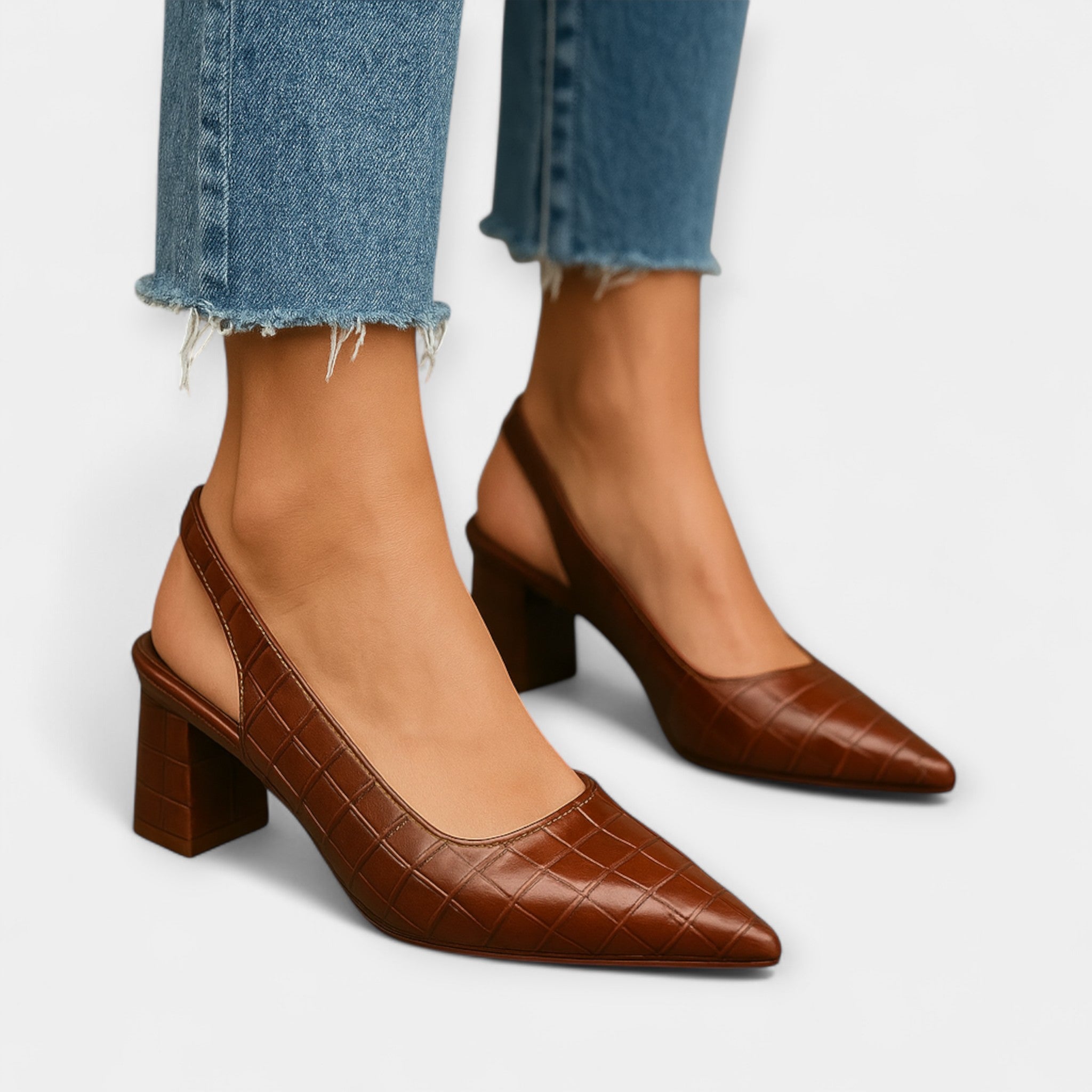 Zapatos de Tacón con Detalles de Lujo