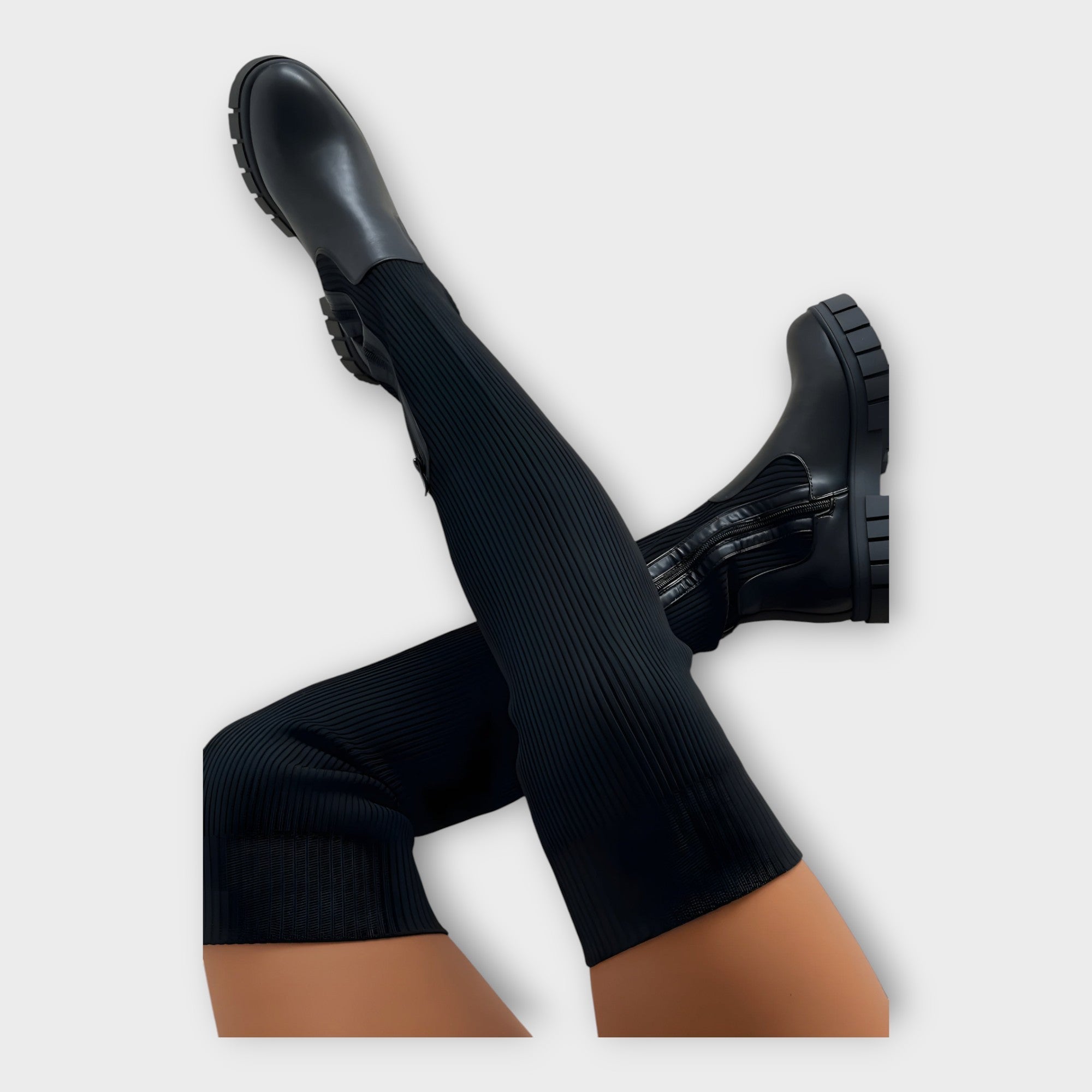 Botas modernas con diseño minimalista