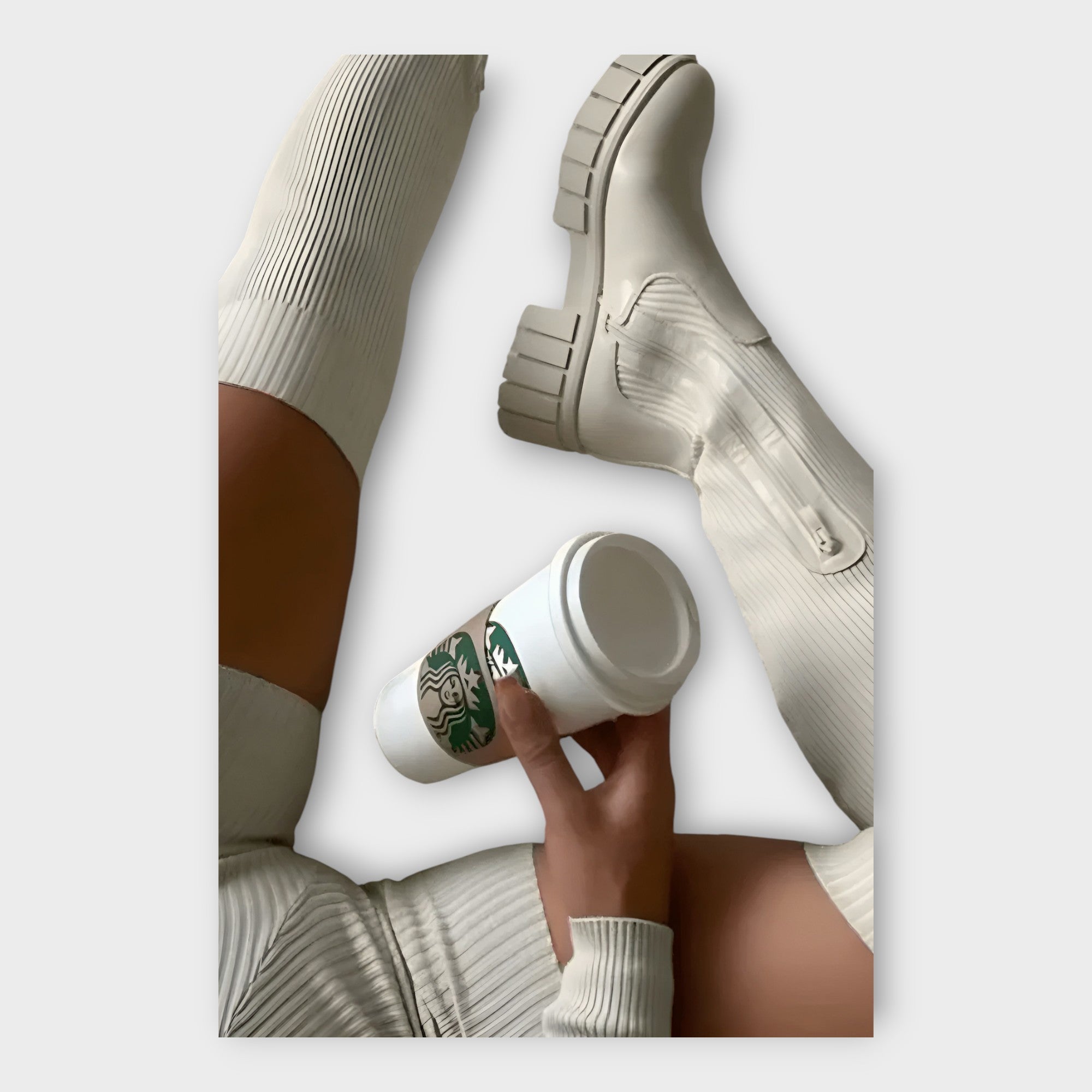 Botas modernas con diseño minimalista