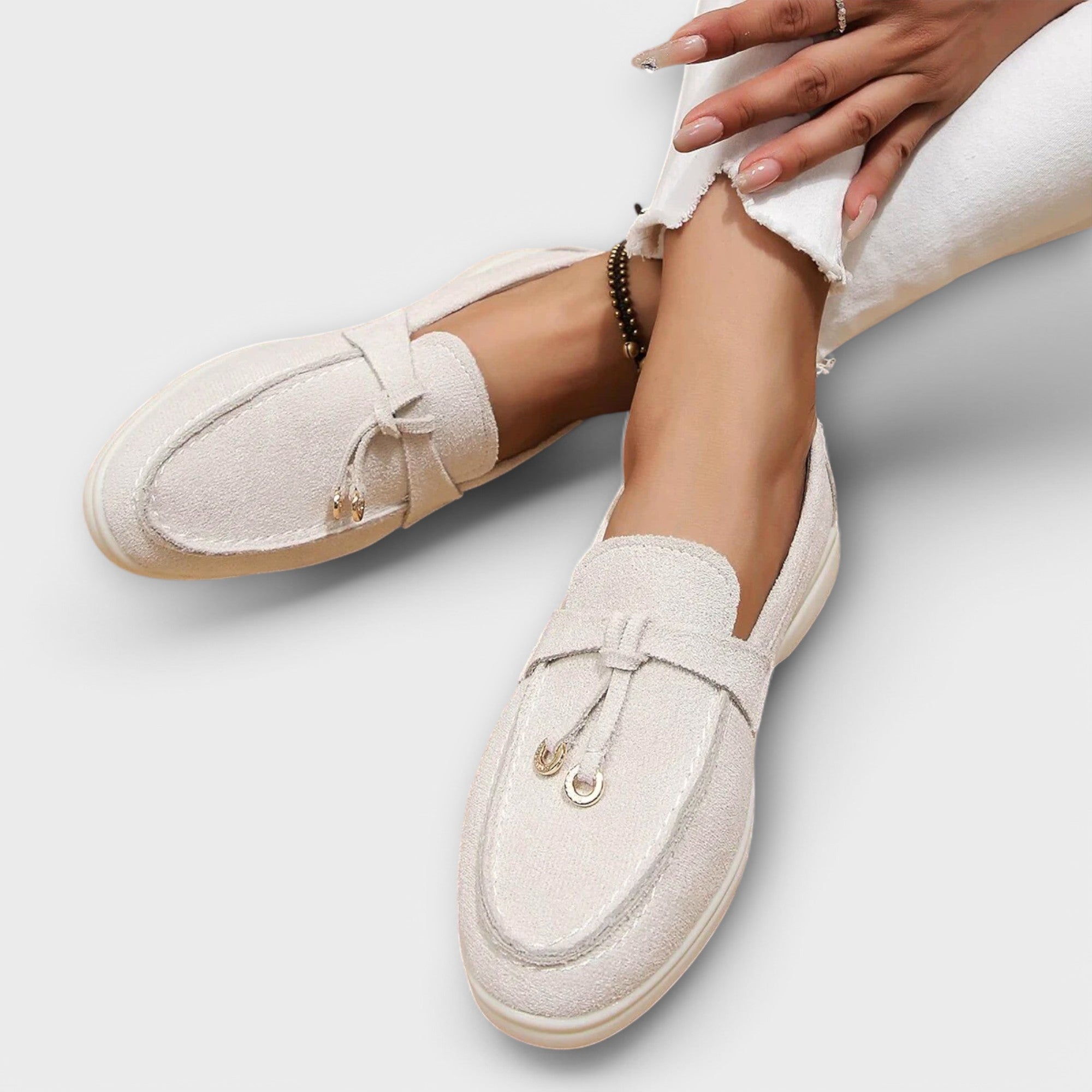 Mocasines beige para mujer con encaje decorativo