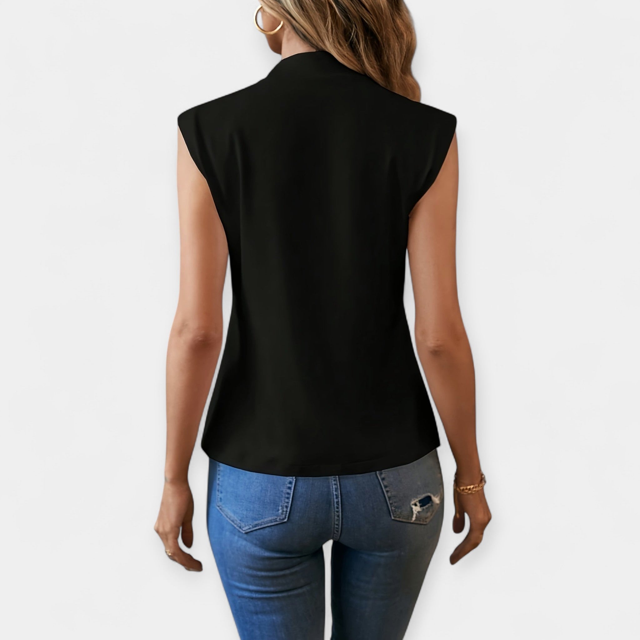 Blusa Minimalista con Cuello Alto